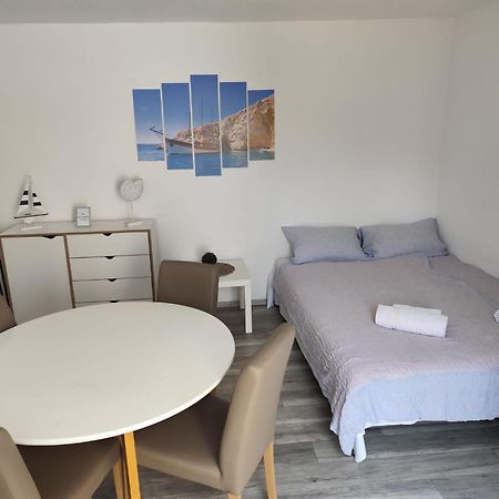 Apartments Boric Cres Buitenkant foto